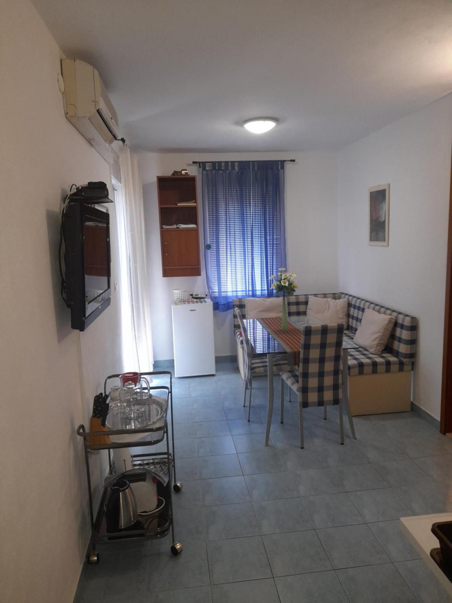 Nives B. Apartment Supetar Luaran gambar