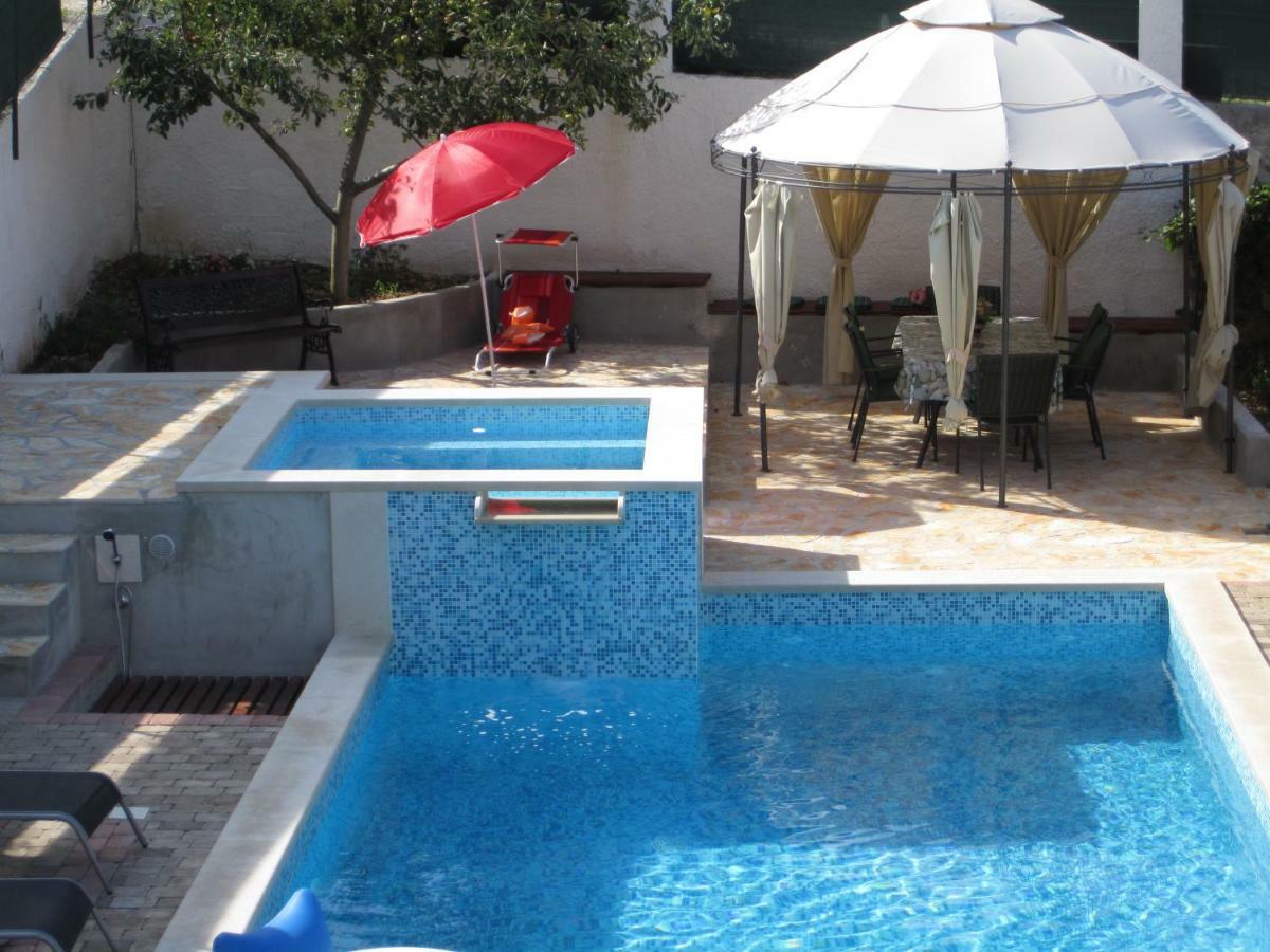 Nives B. Apartment Supetar Luaran gambar