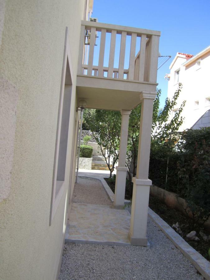 Nives B. Apartment Supetar Luaran gambar