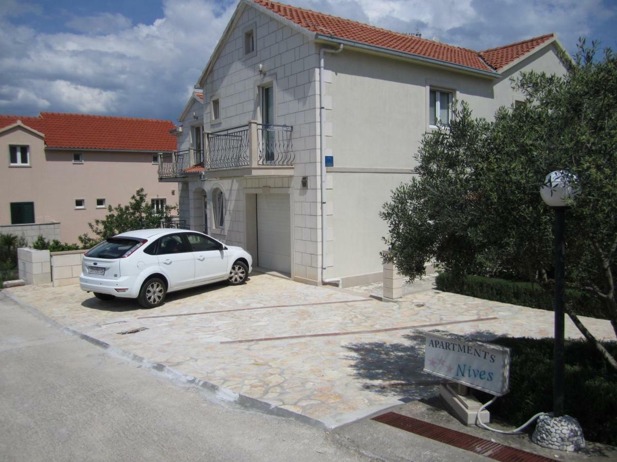 Nives B. Apartment Supetar Luaran gambar