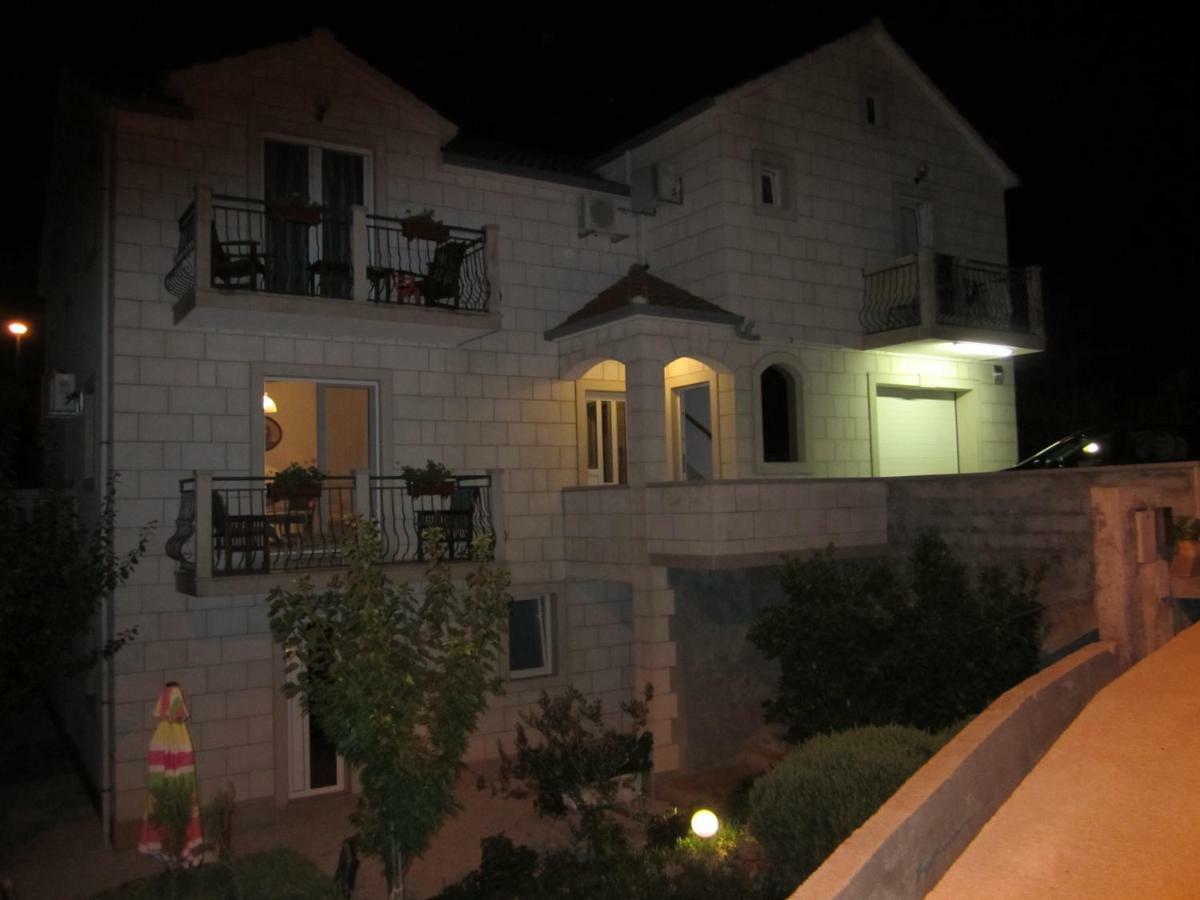 Nives B. Apartment Supetar Luaran gambar