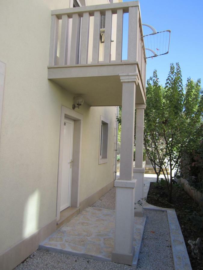 Nives B. Apartment Supetar Luaran gambar