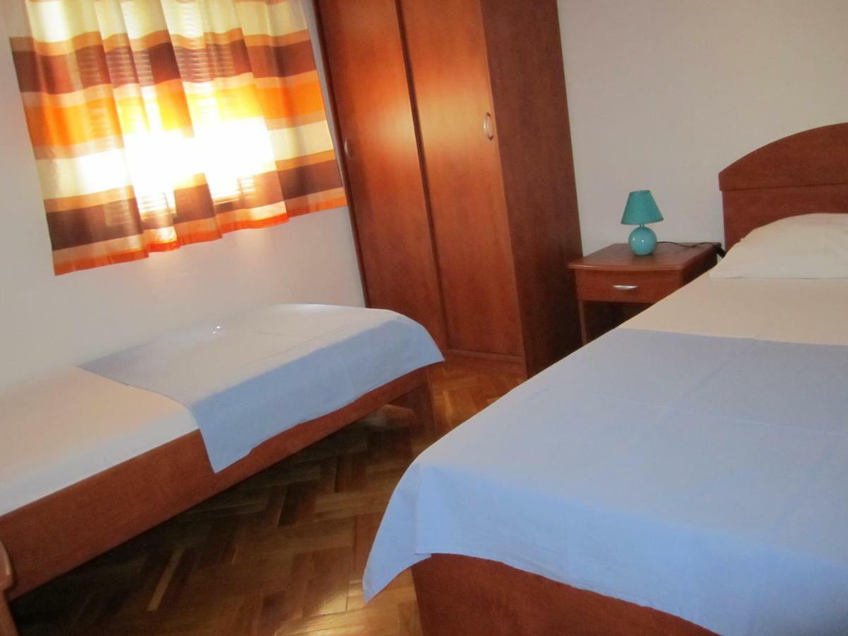 Nives B. Apartment Supetar Luaran gambar